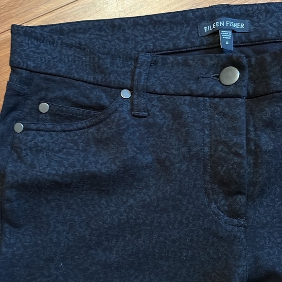 Eileen Fisher women’s size 8 Stylish Black Pants - Strech - great condition - Picture 2 of 4